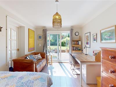 DAY LOUNGE/DINING ROOM